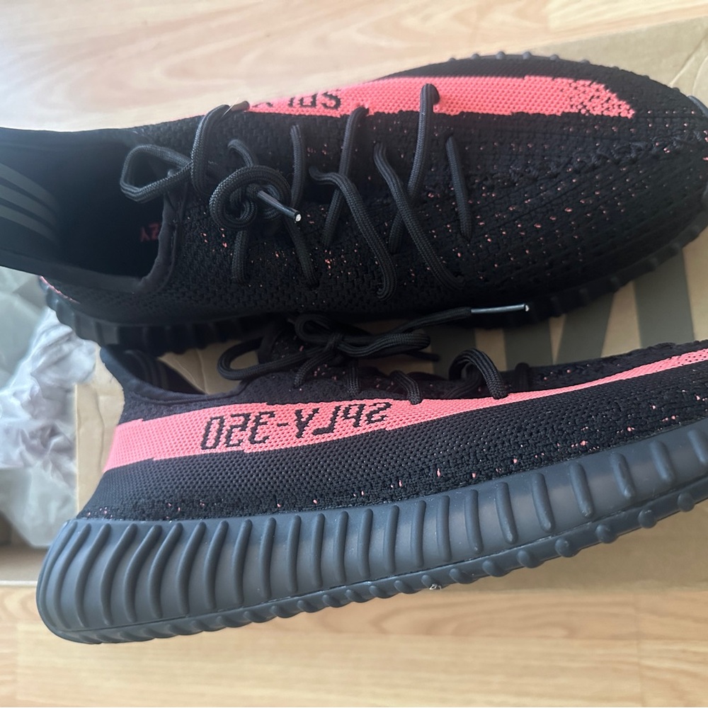 YEEZY BOOST 350 V2 black/pink